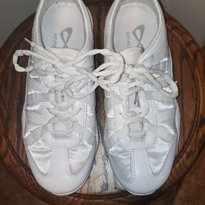 Nfinity cheer shoes